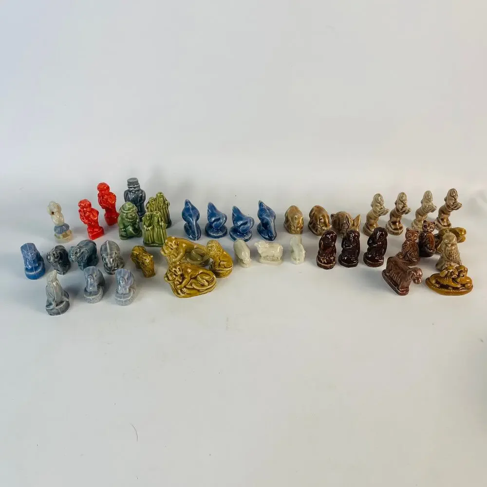 Vintage Wade England Red Rose Tea Figurines Lot of 41 - Picture 1 of 7